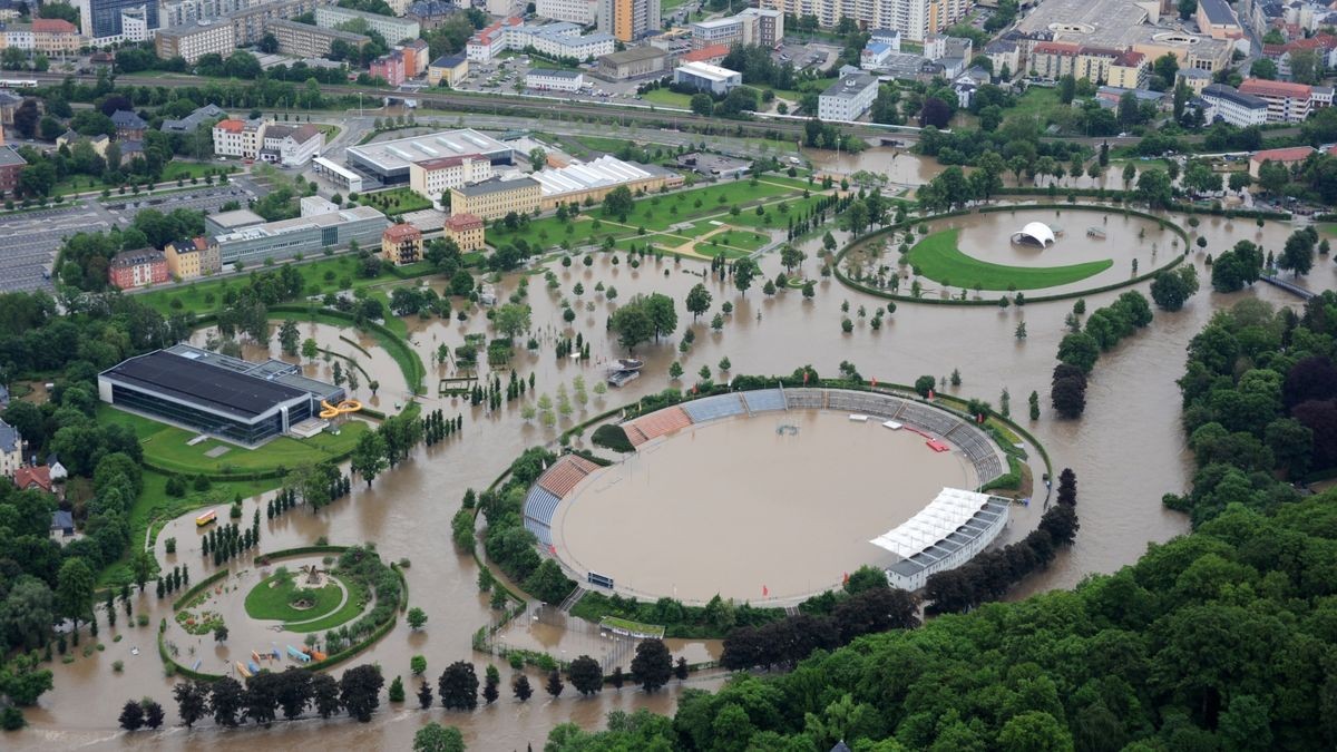 Hofwiesenpark und das Geraer Stadion der Freundschaft.