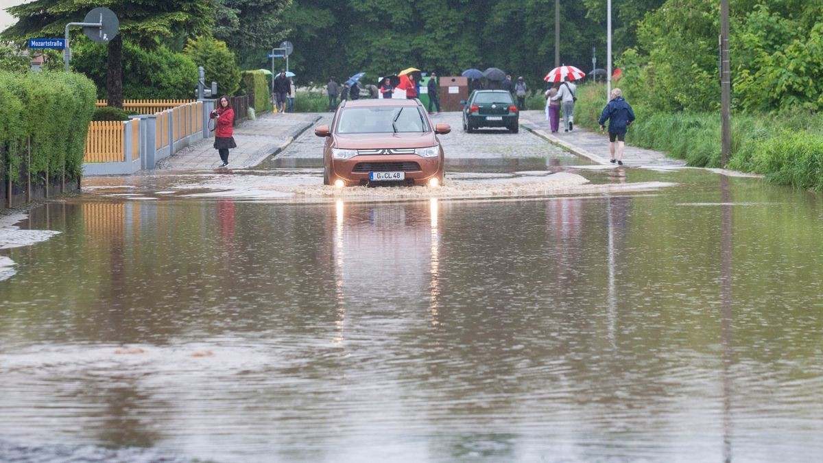 Hochwasser in Geras Mozartstraße.