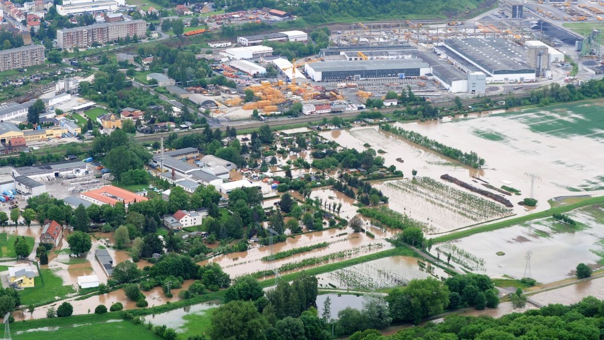 Luftbild vom Hochwasser Weiße Elster in Gera-Langenberg.