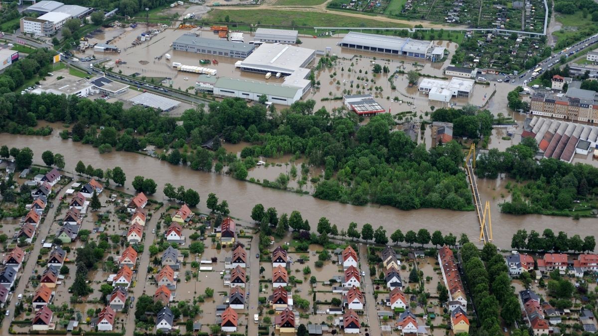 Luftbild vom Hochwasser Weiße Elster in Gera-Untermhaus.