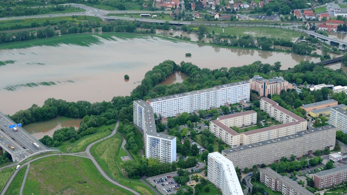 Zwischen Lobeda und Göschwitz steht das Wasser.