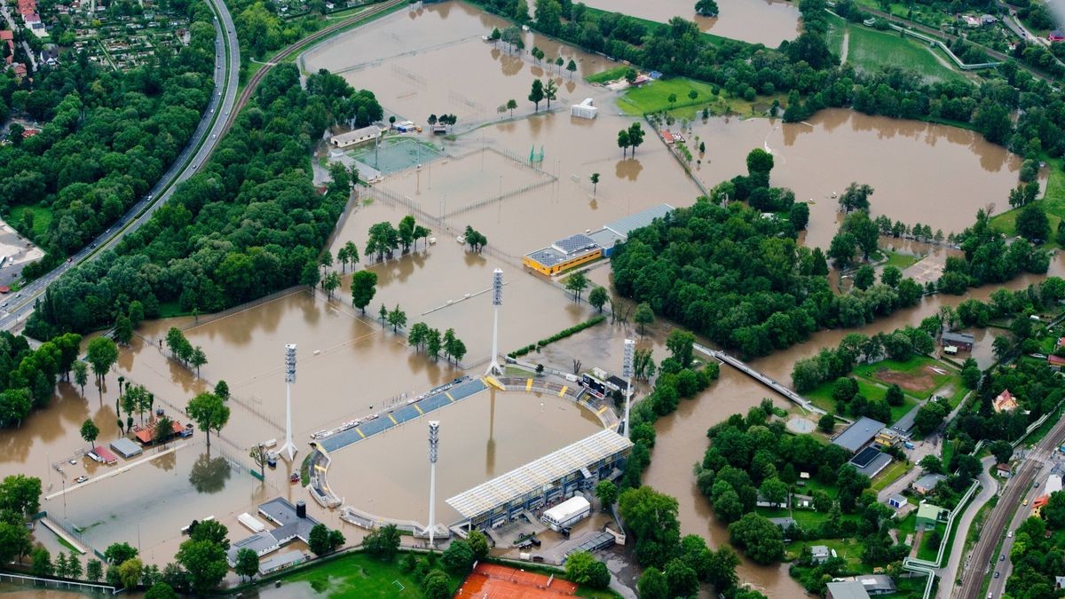 Luftaufnahme vom Ernst-Abbe-Sportfeld in Jena.