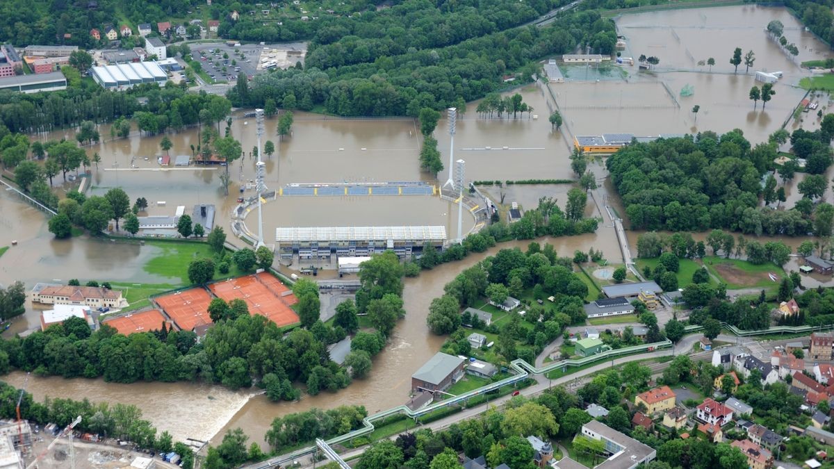 Innerhalb weniger Tage stiegen die Flusspegel von Saale und Weiße Elster enorm an.