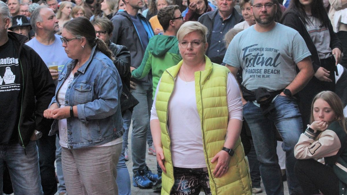 Die Pflaumenblüte in Mühlhausen erwies sich Samstagabend als Zuschauer-Magnet. Die Band 