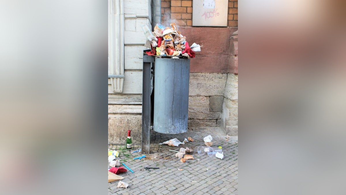 Die Pflaumenblüte in Mühlhausen erwies sich Samstagabend als Zuschauer-Magnet. Die Band 