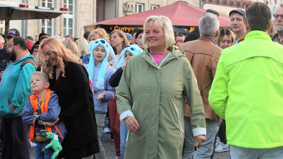 Die Pflaumenblüte in Mühlhausen erwies sich Samstagabend als Zuschauer-Magnet. Die Band 