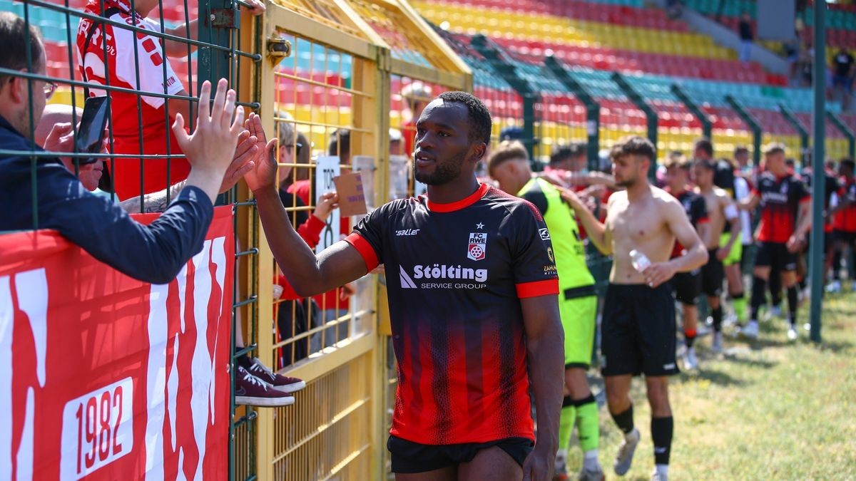 Fußball-Regionalligist FC Rot-Weiß Erfurt hat nach einem müden Kick bei der VSG Altglienicke mit 0:1 verloren. Durch die Niederlage rutscht Erfurt in der Abschlusstabelle auf Rang drei.