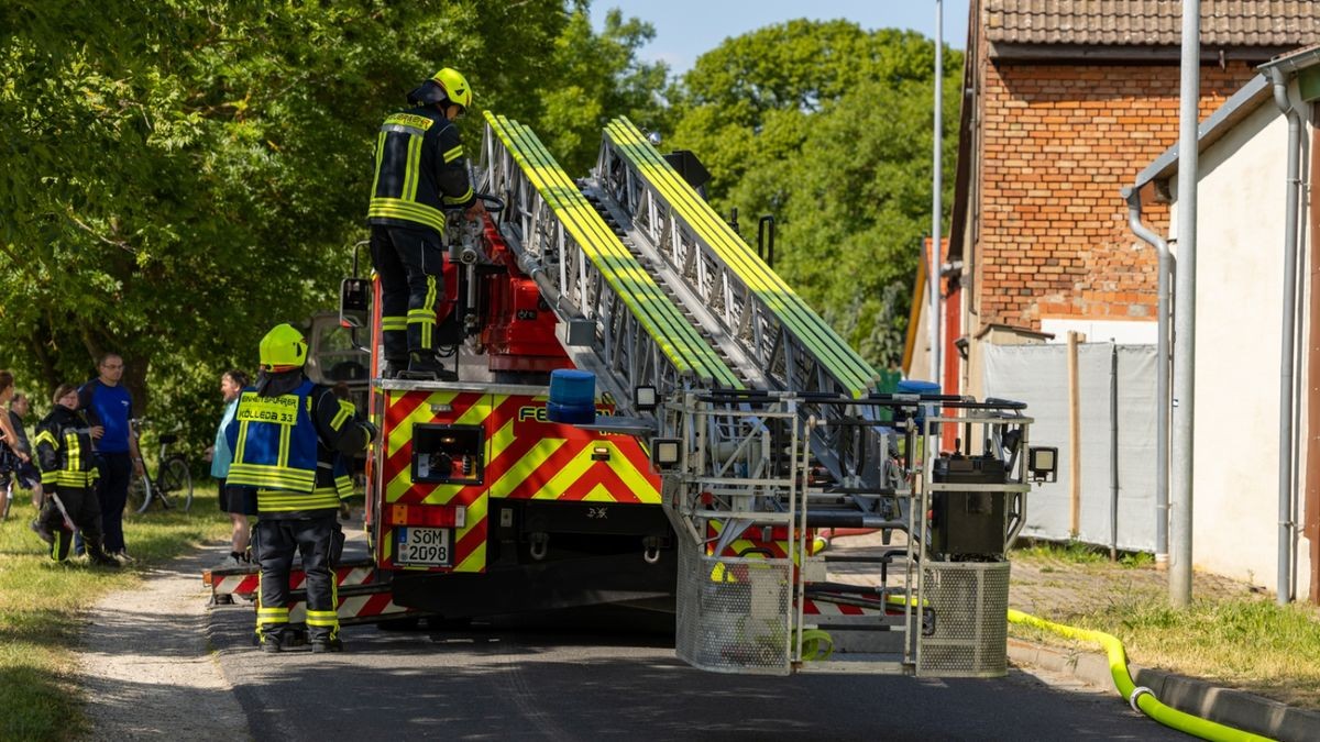 Die Feuerwehren der Kyffhäuserkreis waren auch hier mit einem Großaufgebot im Einsatz. 