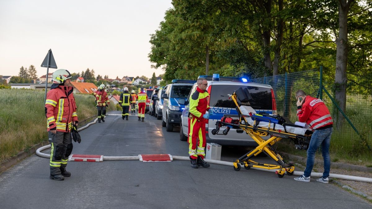 Großeinsatz für Feuerwehr und Rettungsdienst am Sonntagmorgen wegen eines Feuers in der Gemeinschaftsunterkunft in Apolda. Eine Person kam ums Leben.