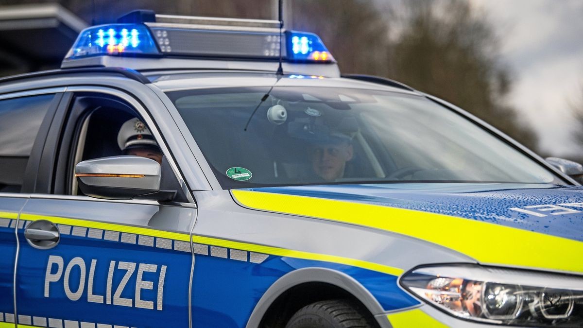 Mit einem übermüdeten Autofahrer, der daraufhin einen Unfall verursachte, musste sich die Nordhäuser Polizei am Samstagmorgen beschäftigen (Symbolbild).