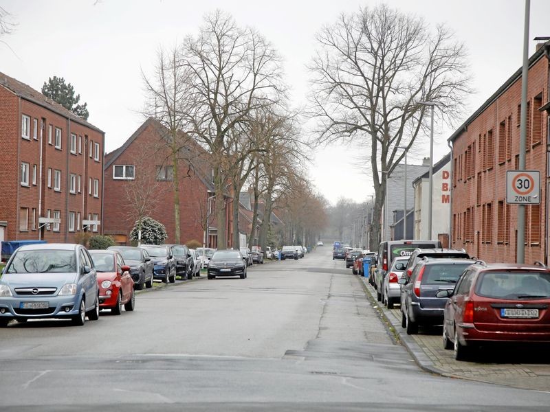 FußwegParken in Jena Ost im Visier des Ordnungsamtes