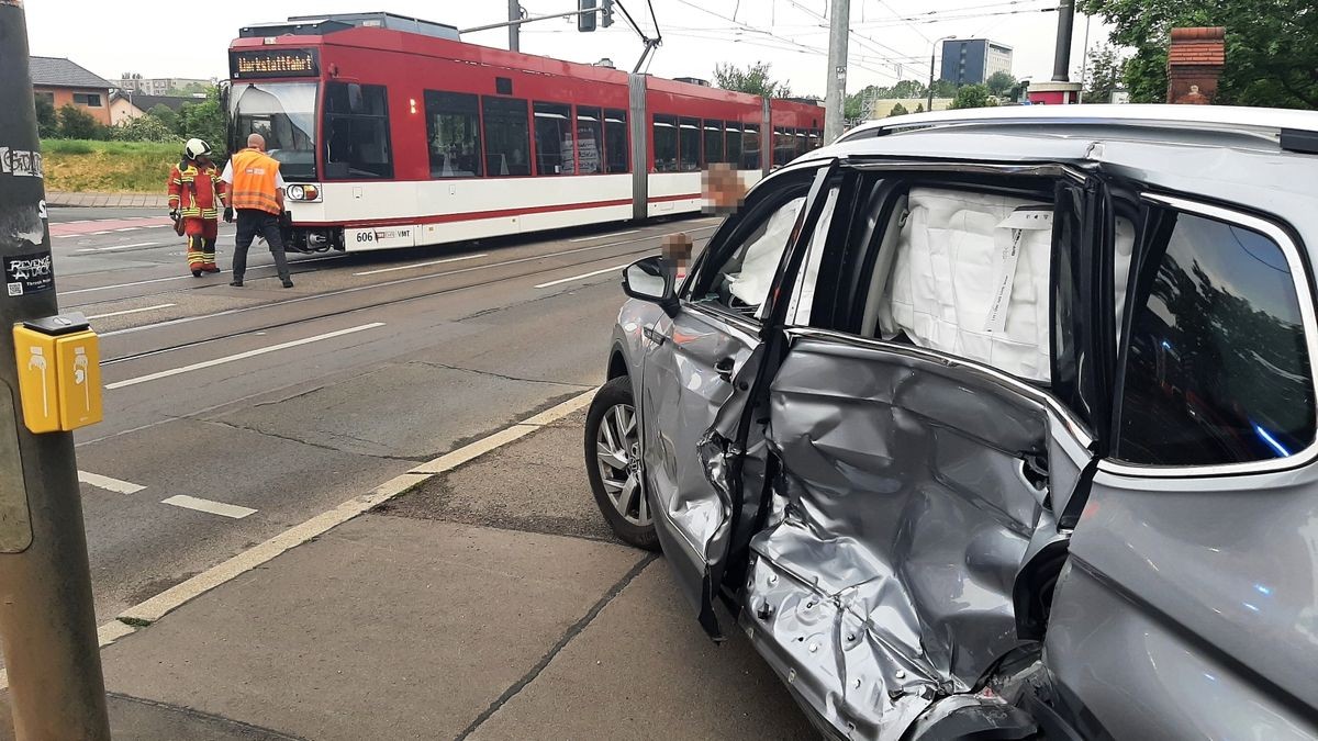 Bei einem Unfall mit einer Straßenbahn ist Donnerstagmorgen ein Mann verletzt worden.