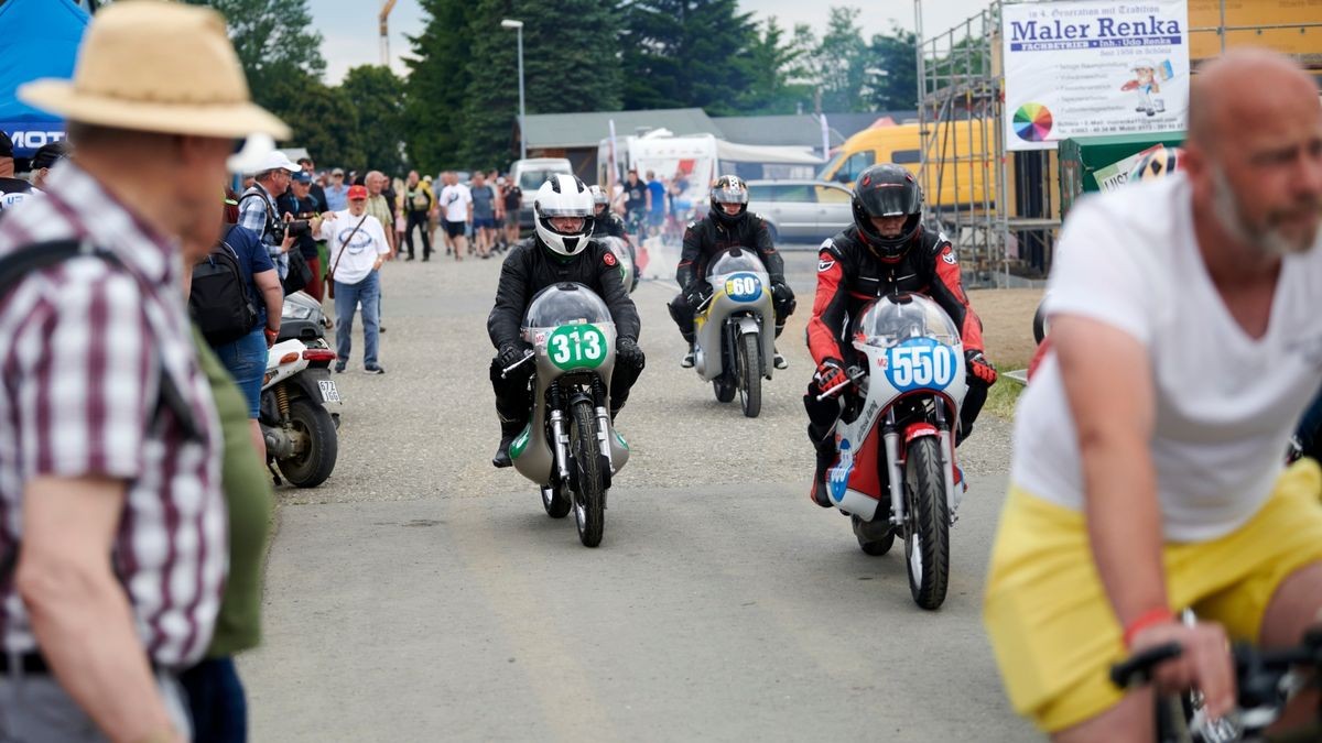 Legendenrennen zu 100 Jahre Schleizer Dreieck Motorräder 1961-1970