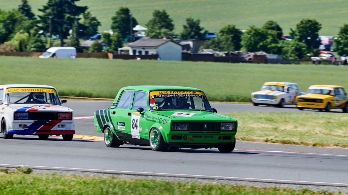 Legendenrennen zu 100 Jahre Schleizer Dreieck Tourenwagen