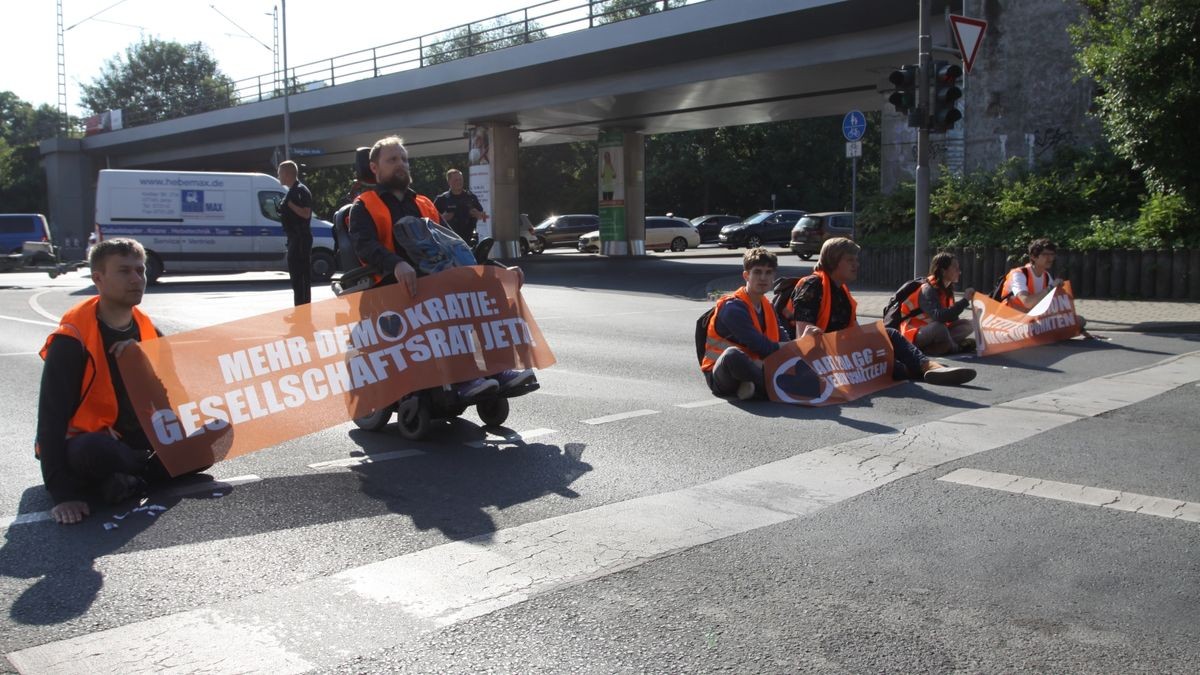 Damit wollen sie für eine bessere Klimaschutzpolitik demonstrieren.