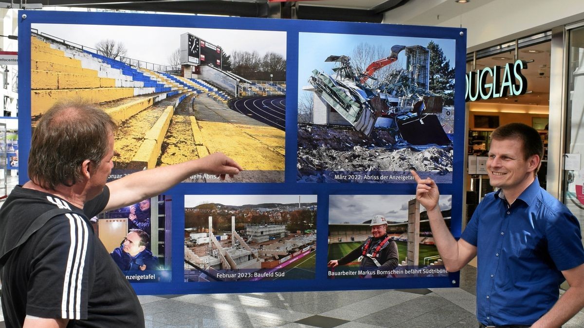 Zwei Kenner des Jenaer Ernst-Abbe-Sportfeldes unter sich: Tino Zippel (rechts) im Gespräch mit Torsten Scherer. Beide haben zahlreiche Bilder und Erinnerungsstücke für die Ausstellung zusammengetragen.