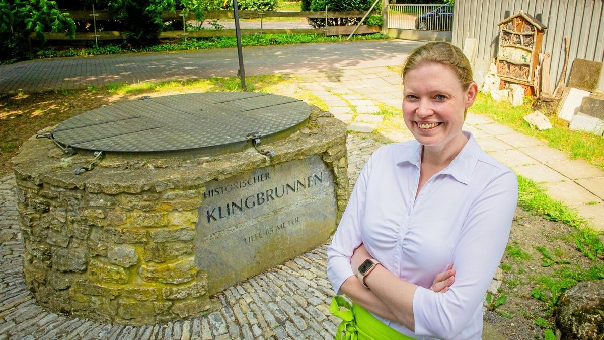 Die Familie von Ariane Rettelbusch, der Chefin vom Rennstieg-Hotel, hat vor gut zehn Jahren den Klingbrunnen in Kammerforst freigelegt – ein Blickfang für die Gäste von Restaurant und Herberge.