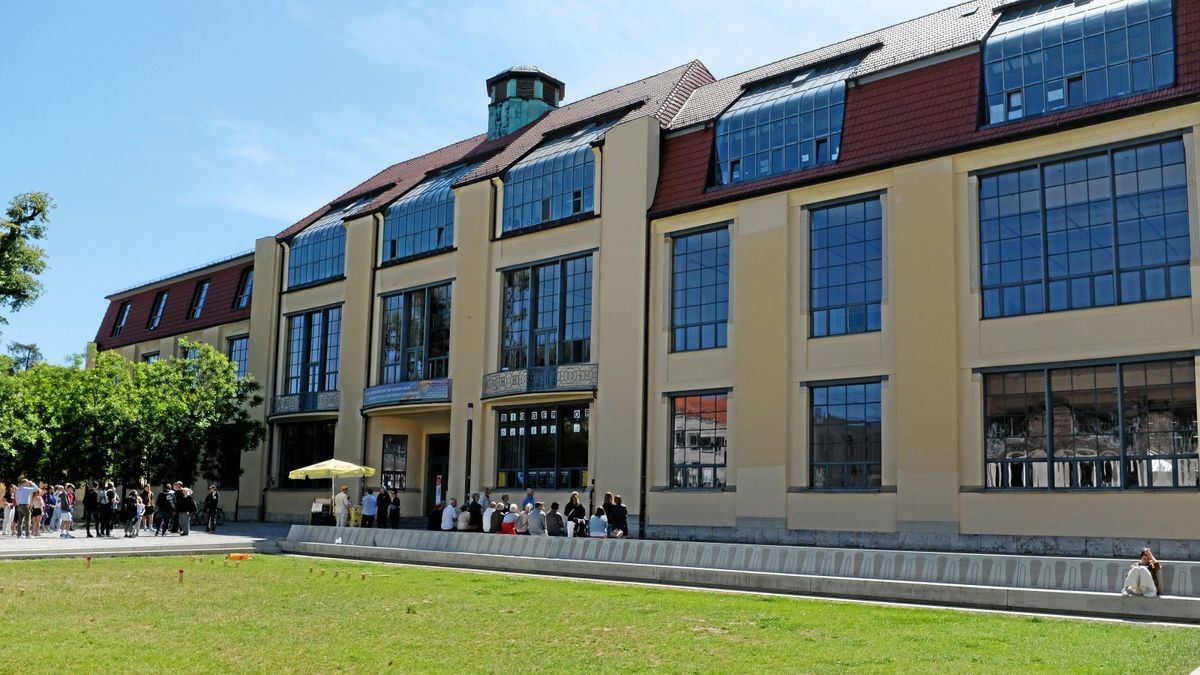 Das Hauptgebäude der Bauhaus-Universität Weimar im Sommer. (Symbolfoto)