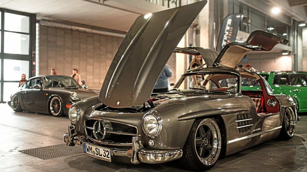 Die XS Carnight fand bereits an 20 Orten in der Welt statt. Demnächst sind die Young- und Oldtimer mit ihren Besitzern aus aller Welt auch am Schleizer Dreieck zu erleben.