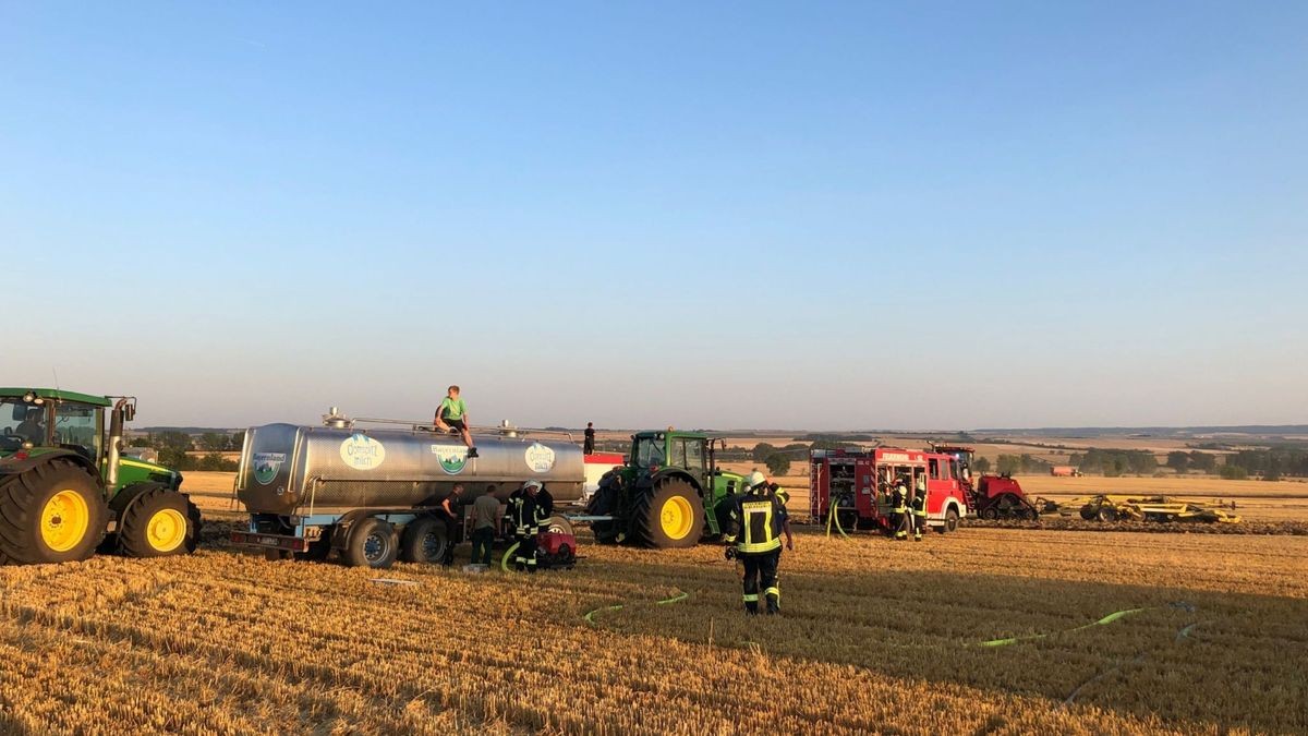 89 Einsatzkräfte der Feuerwehren sowie weitere aus der Landwirtschaft konnten eine Ausbreitung verhindern.