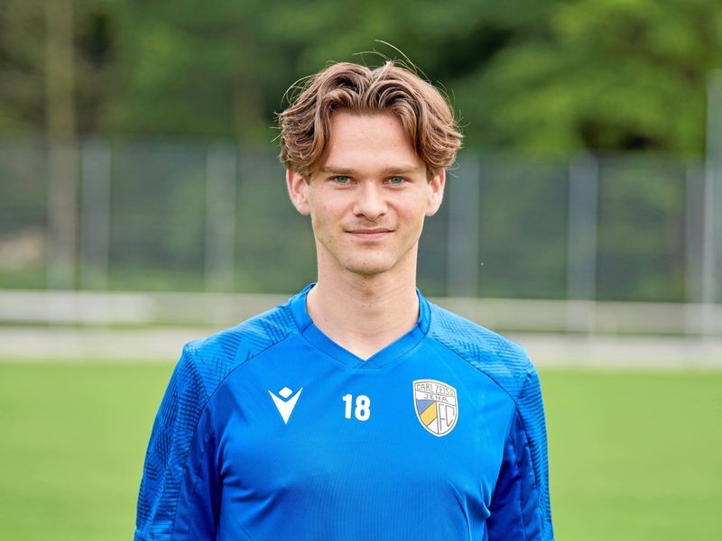 Elias Löder vom FC Carl Zeiss Jena ist der Mann für die besonderen Tore