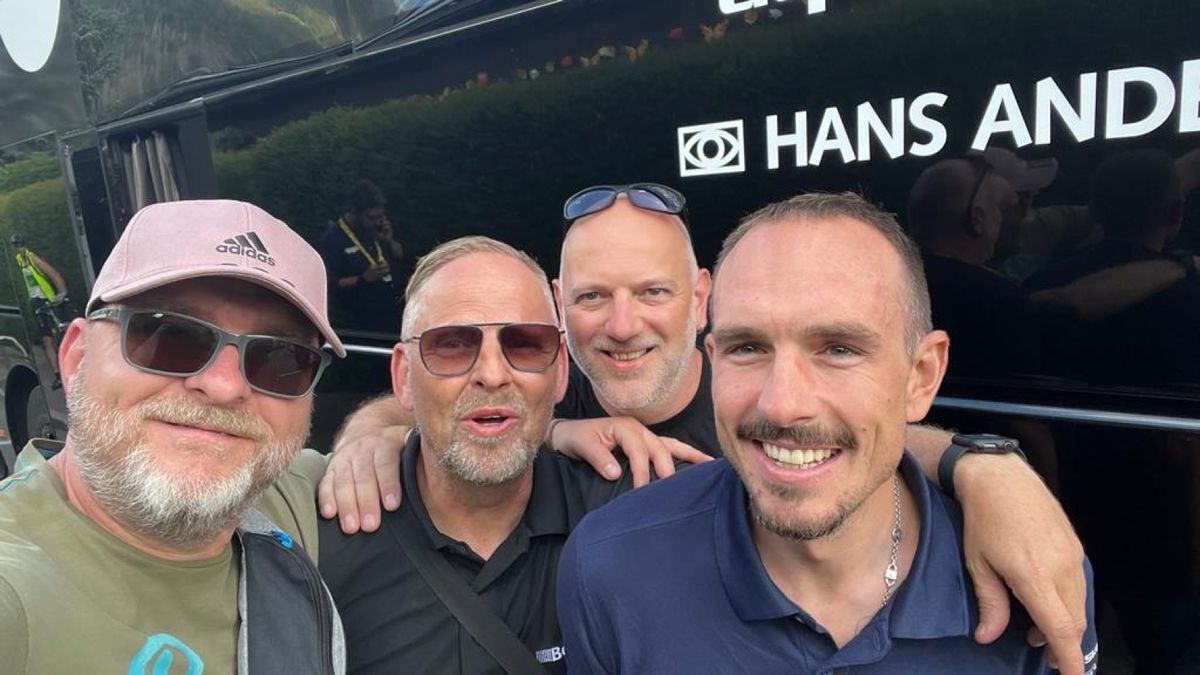 Die Geraer Radsport-Fans Maik Wallach, Timo Orehovec, Gerhard König, André Reichenauer und Mike Pawelka waren auch 2023 wieder bei drei Bergetappen der Tour de France dabei. Dabei sammelten sie reichlich Eindrücke, Fotos mit Fahrern und Fans sowie so manches Souvenir. 