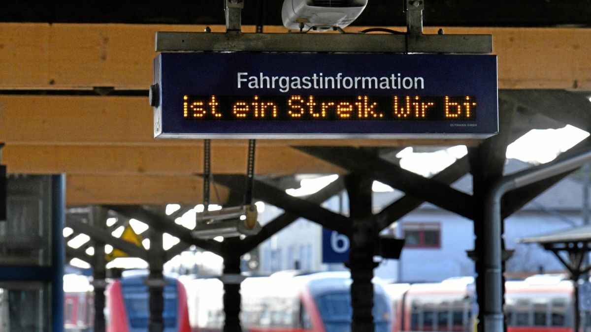 Ende März hatten EVG und Verdi bei der Bahn zum Streik aufgerufen.. Auch der Bahnhof in Leinefelde war von den Streiks betroffen. Über die Anzeigetafeln und per Lautsprecher wurden die Bahnreisenden  über die Streikauswirkungen informiert.