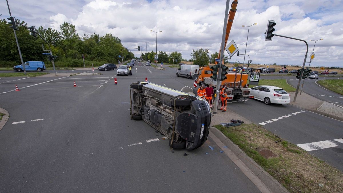 Der genaue Unfallhergang müsse noch ermittelt werden.