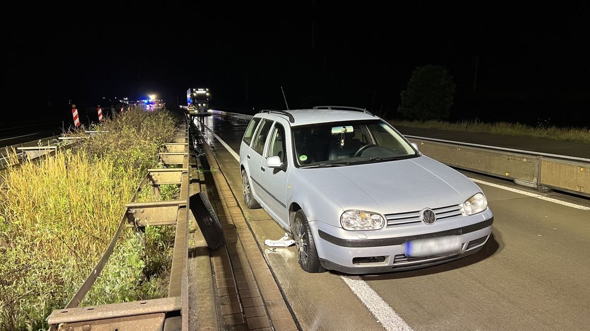 Die Autobahn war an der Unfallstelle in Richtung Leipzig mehrere Stunden voll gesperrt.