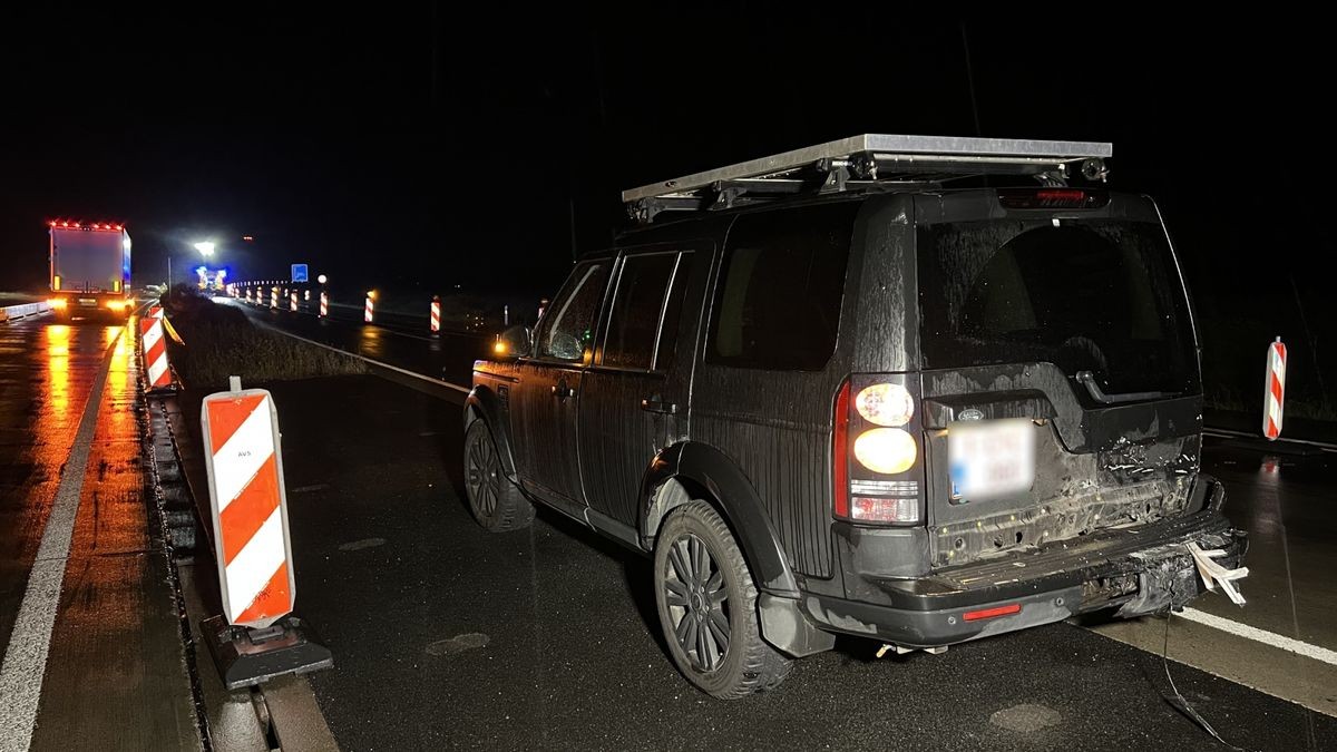 Der Fahrer des anderen Pkw wurde leicht verletzt.