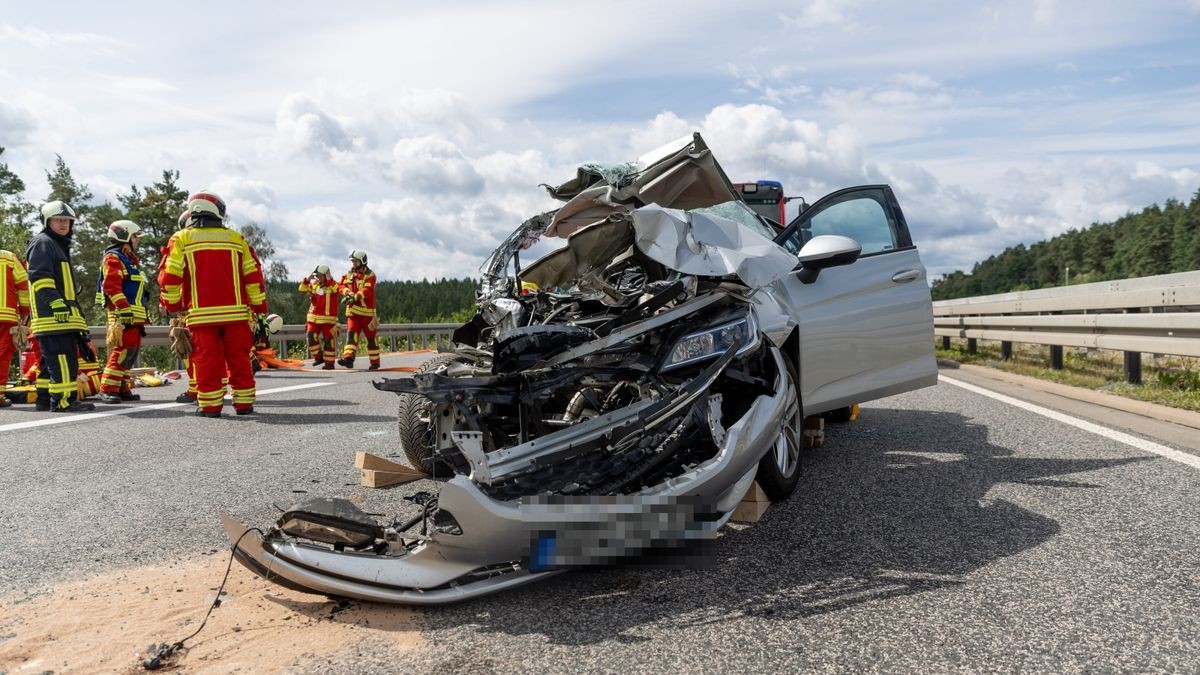 Bei einem Unfall auf der A71 ist eine Frau ums Leben gekommen. 