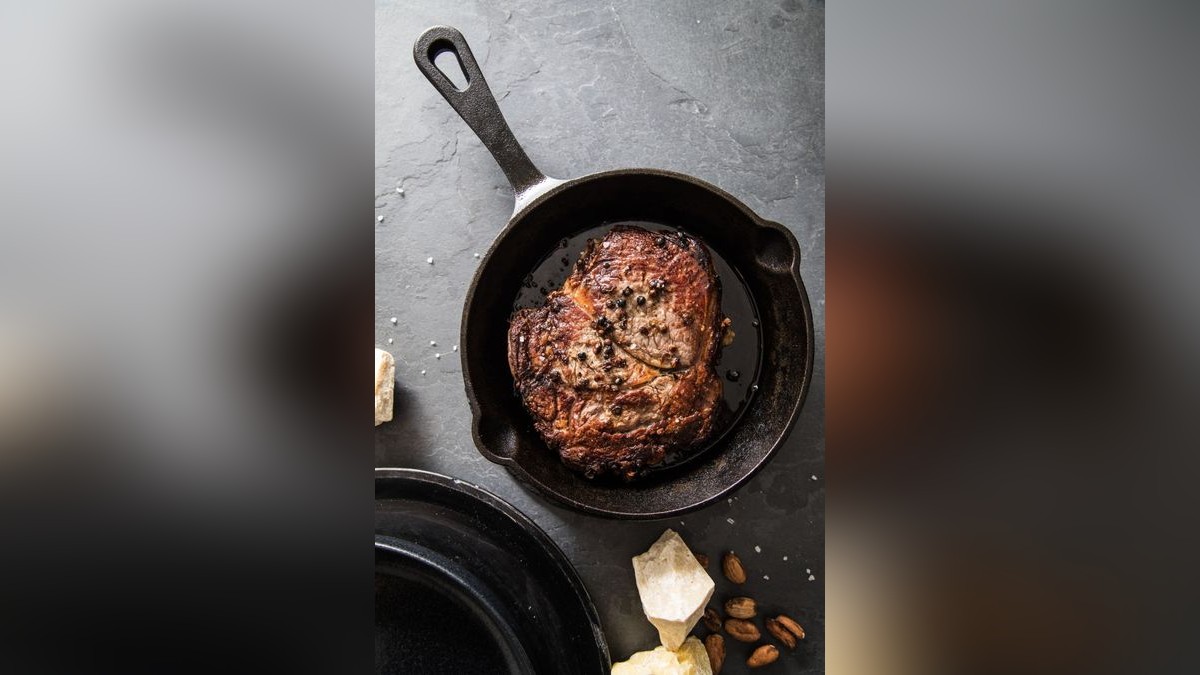 Teflon für Ei, Gusseisen für Steak: Eine kleine Pfannenkunde