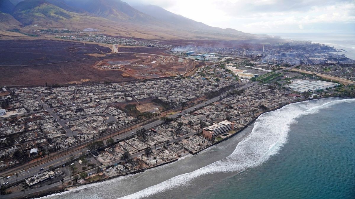 Die Feuer haben eine Schneise der Verwüstung geschlagen, auf Maui herrscht Ausnahmezustand.