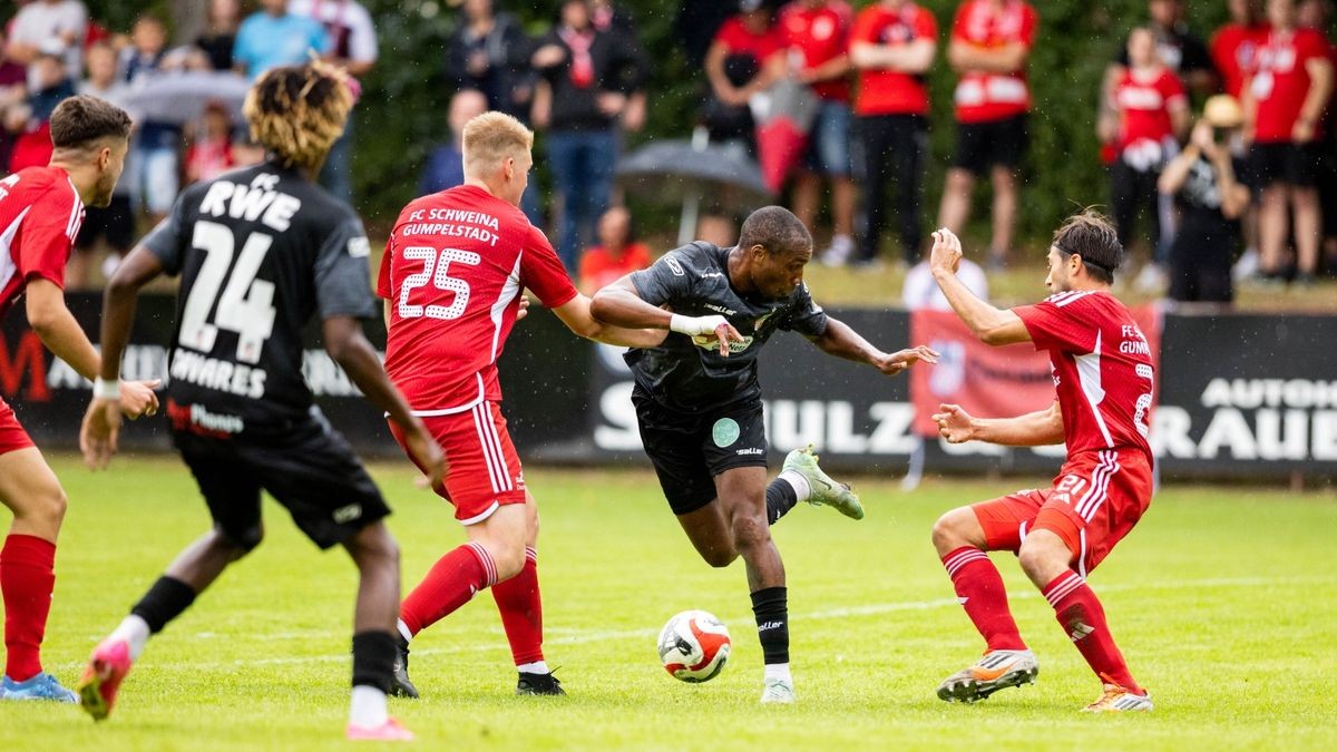 In der ersten Runde des Landespokals gewann Rot-Weiß Erfurt beim Thüringenligisten FC Schweina-Gumpelstadt mit 3:1.