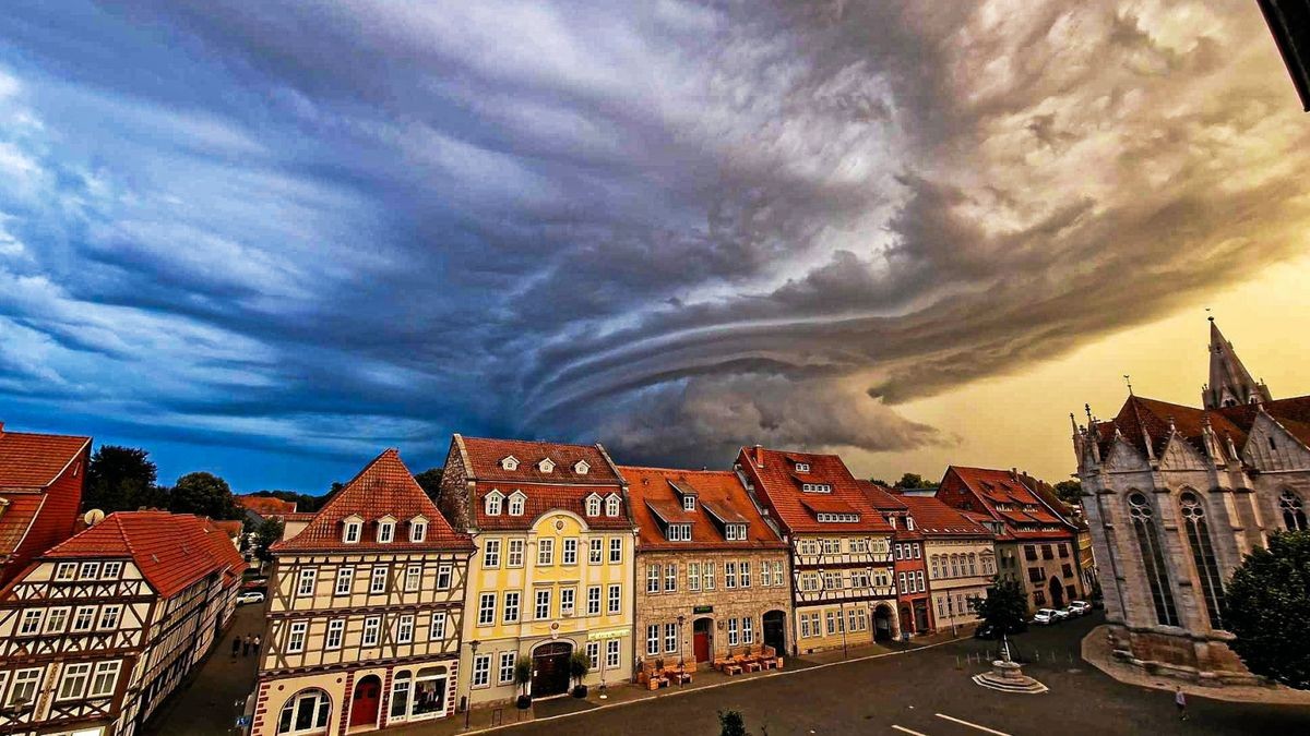 Madeleine Günther aus Mühlhausen hat die Superzelle des Gewitters über dem Mühlhäuser Untermarkt fotografiert.