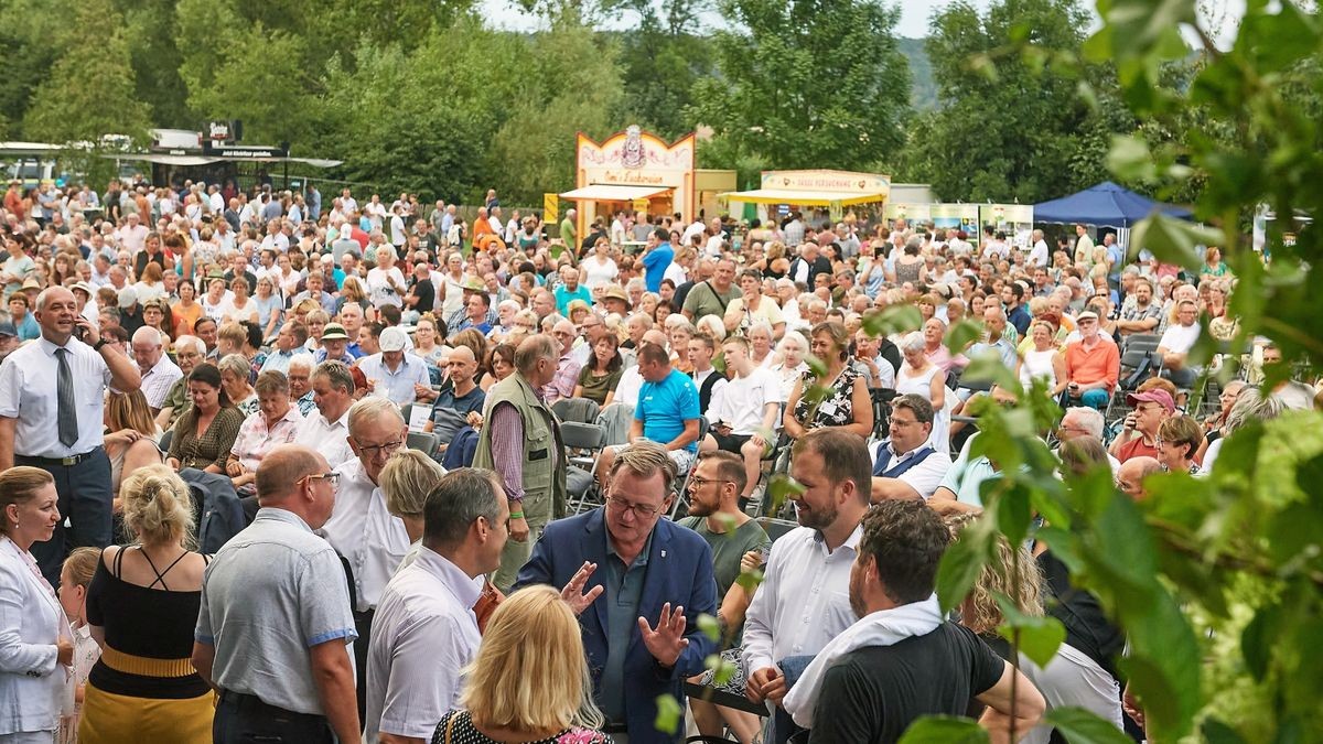 Dreinschlag 2023 rund um die Drei Gleichen im Landkreis Gotha und im Ilm-Kreis: Mit einem Konzert der Thüringen Philharmonie Gotha Eisenach auf dem Gut Ringhofen wurde am 19. August 2023 der 6. Dreinschlag eingeläutet. Dazu wurde über Wachsenburg, Mühlburg und Burg Gleichen der Blitzeinschlag nachgebildet. Anschließend erfreute ein synchrones Höhenfeuerwerk die gut 2000 Besucher der Hauptveranstaltung.