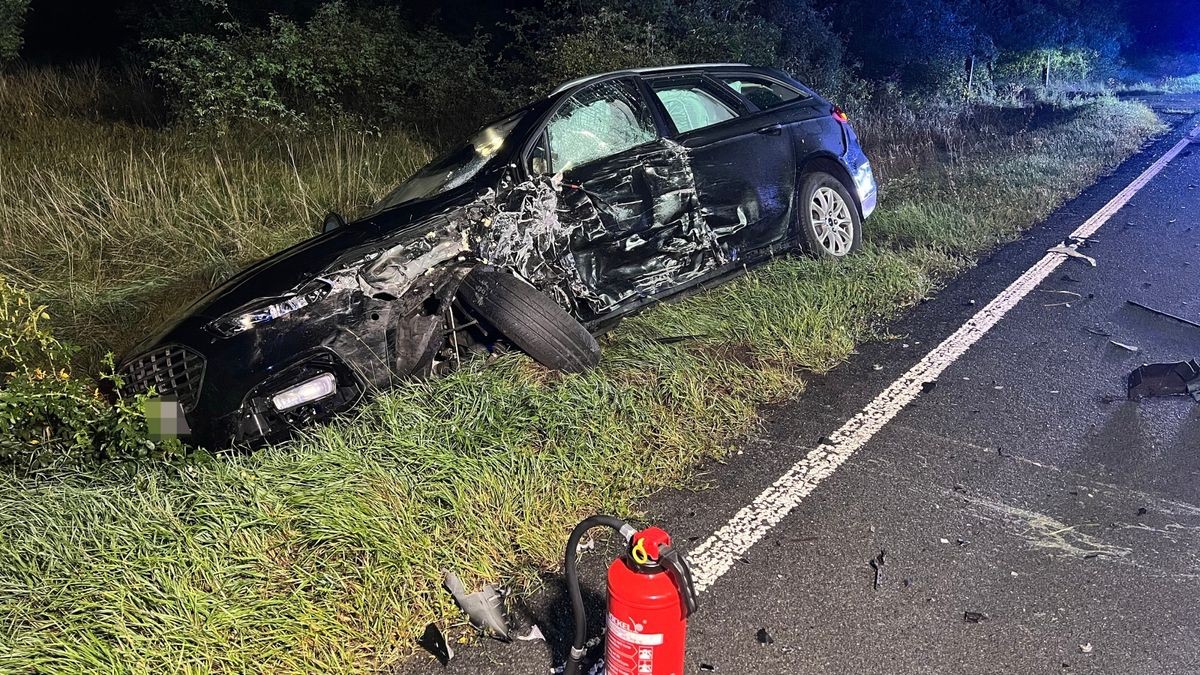 Zu einem schweren Verkehrsunfall ist es am Freitagabend auf der B4 zwischen Straußfurt und Greußen im Kyffhäuserkreis gekommen.