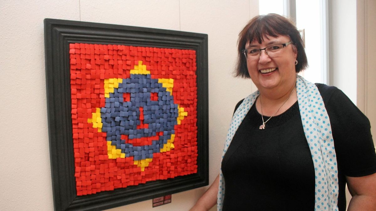 Birgit Ebbert war 2019 Stadtschreiberin in Gotha. Sie zeigt sich jetzt in der Stadtbibliothek von einer ganz anderen Seite, als Künstlerin. Dieses Sonnenbild ist während ihrer Zeit in Gotha  entstanden.  