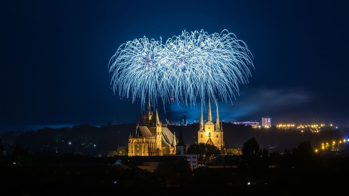 Auch in Erfurt wird es in der Silvesternacht keine großflächigen Böllerverbote geben - außer in großen Teilen der Altstadt (Archivfoto). 