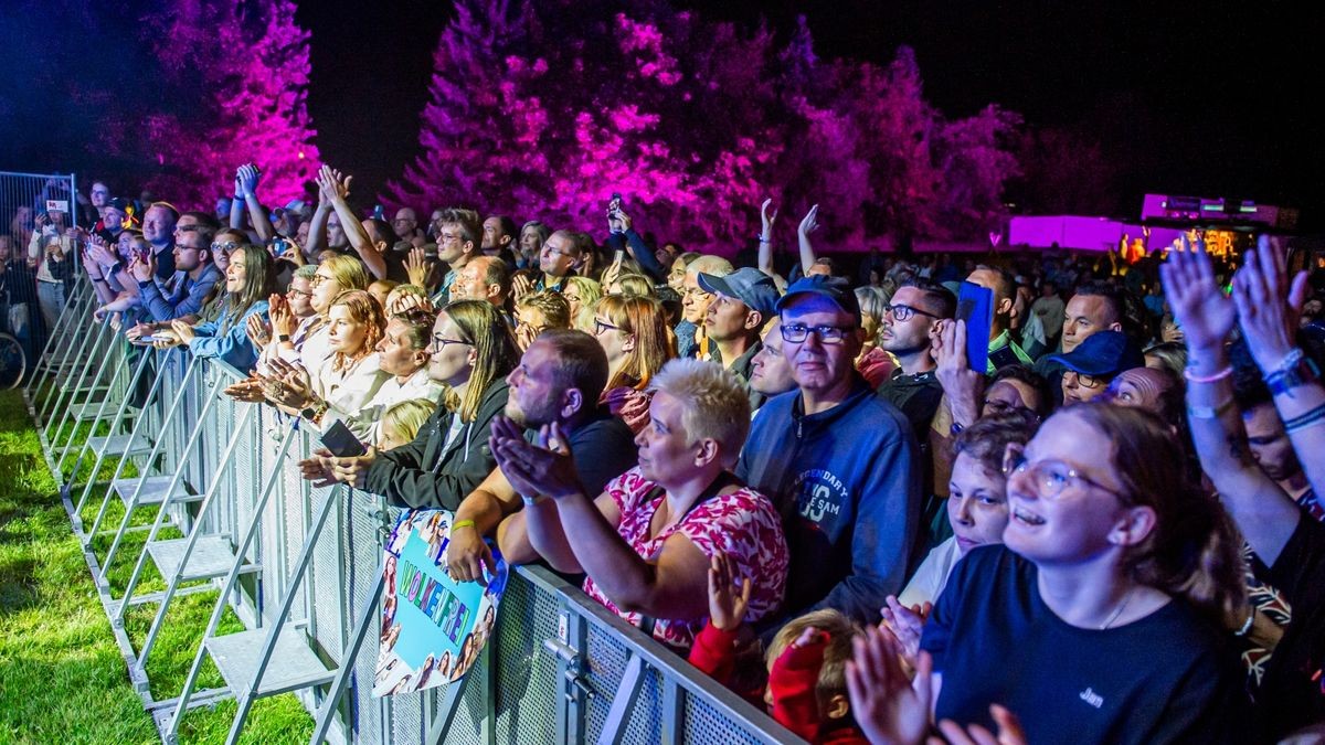 03/09/2023 - Mühlhausen: Vanessa Mai mit Wolkenfrei - das Comeback am Freigelände Schwanenteich in Mühlhausen. Pünktlich zum 10-jährigen Jubiläum von Wolkenfrei hat Vanessa Mai nun das Comeback ihrer damaligen musikalischen Anfänge verkündet.