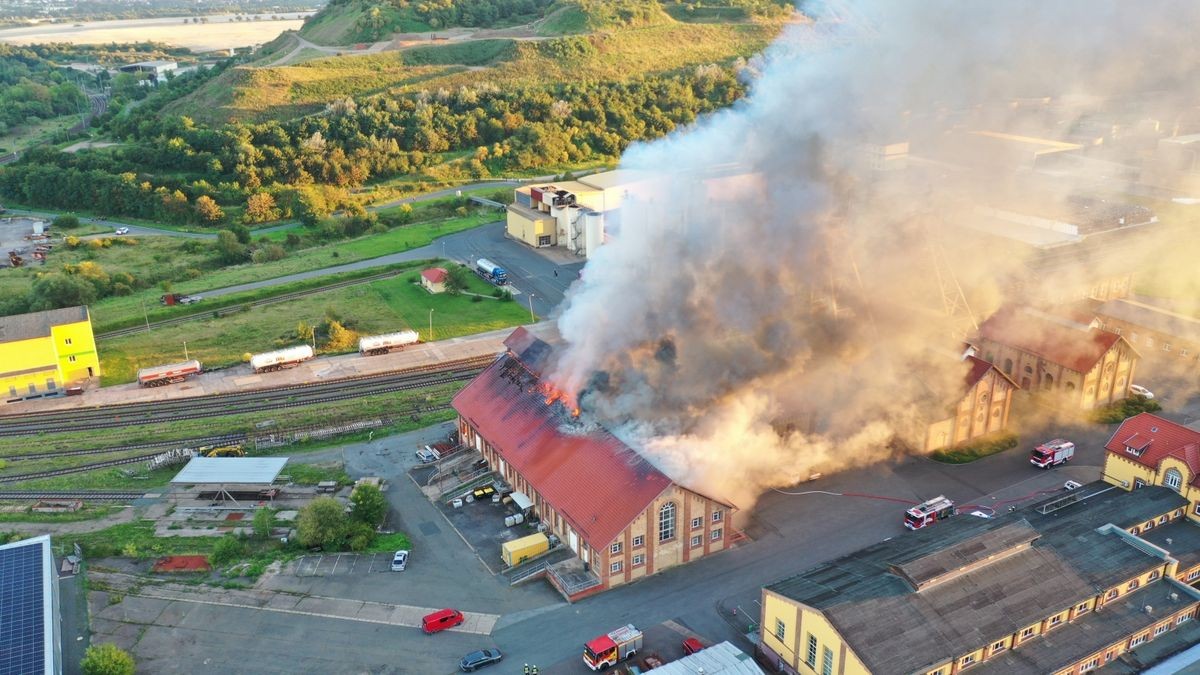 Auf dem Gelände einer Bergwerksfirma kam es am Donnerstagabend zum einem Brand und mehreren Explosionen.