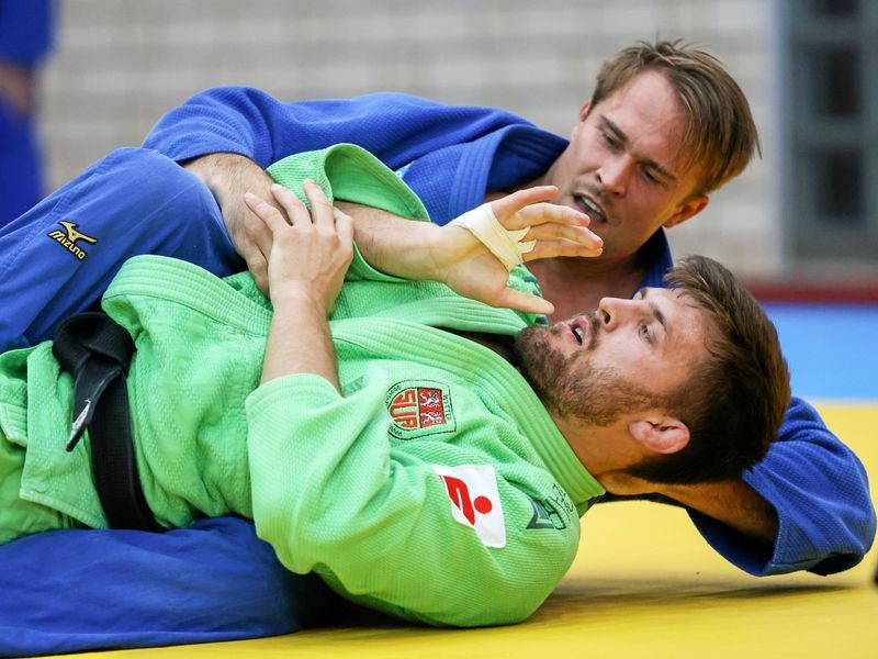 Mit vielen Bildern SU Annen im NRWDuell klar unterlegen