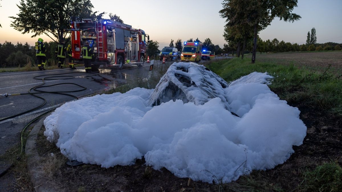 Der Fahrer eines Pkw Renault Capture E-Tech war laut den Informationen auf der Straße in Richtung Mellingen unterwegs. 