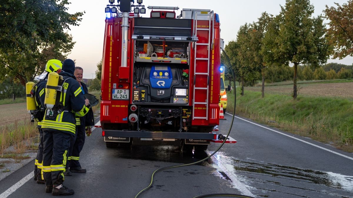 Für die Dauer der Einsatzmaßnahmen musste die Bundesstraße für mehr als 2,5 Stunden gesperrt werden. 