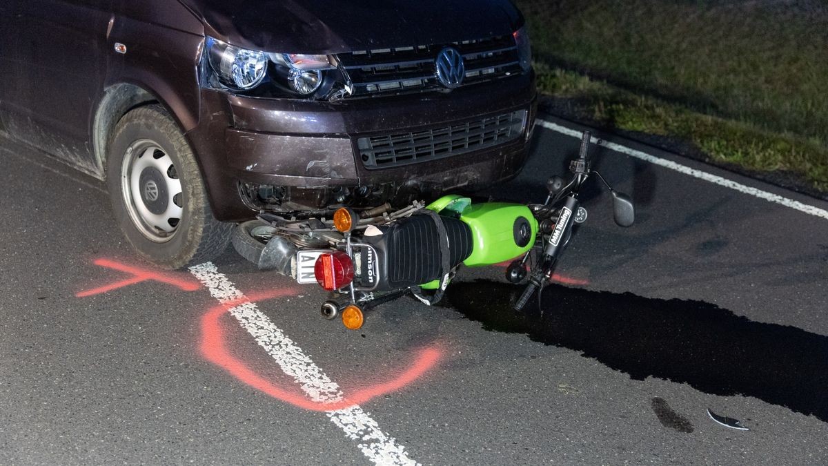 Auf der B 281 bei Eisfeld kam es am Mittwochabend zu einem schweren Unfall. 