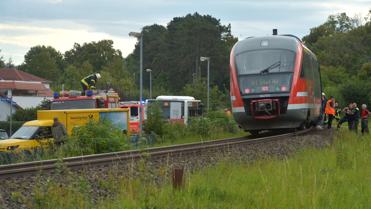 Die Bahnstrecke war mehrere Stunden gesperrt.