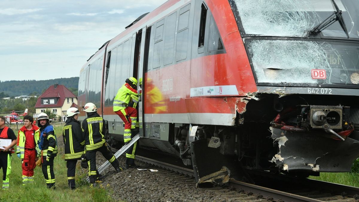 Die Bahnstrecke war mehrere Stunden gesperrt.