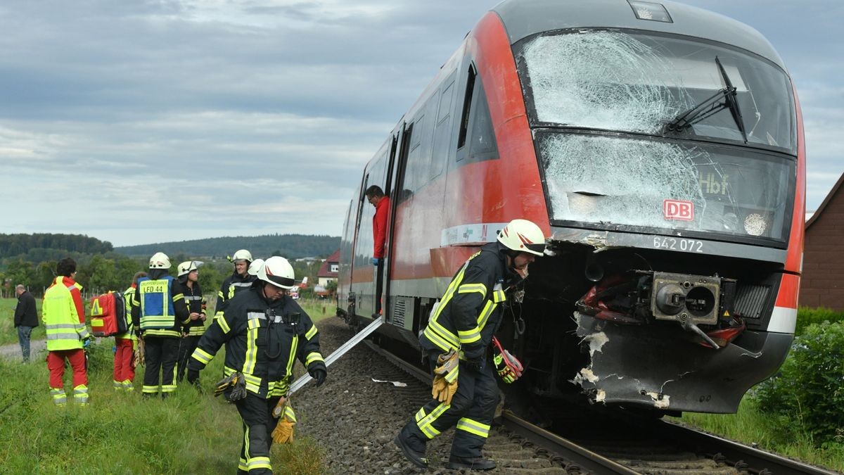 Die Bahnstrecke war mehrere Stunden gesperrt.