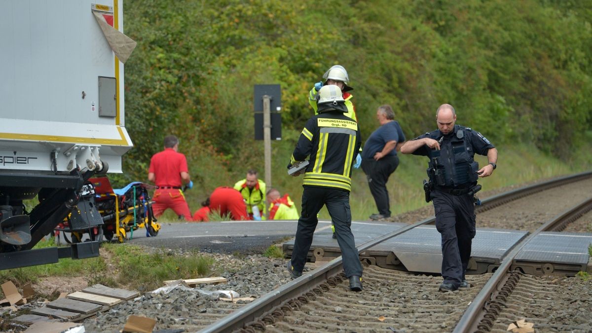 Die Bahnstrecke war mehrere Stunden gesperrt.