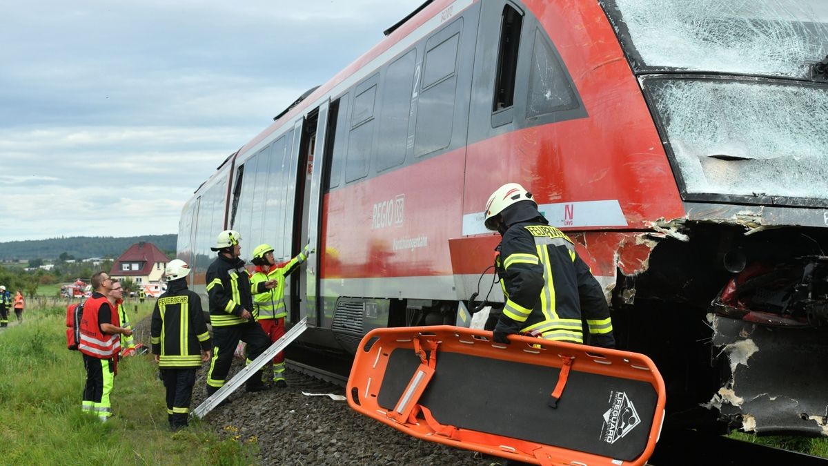 Die Bahnstrecke war mehrere Stunden gesperrt.